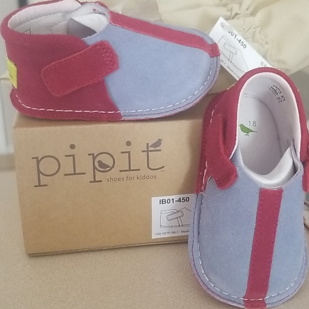 COPY - Pipit Infant suede crawler blue red